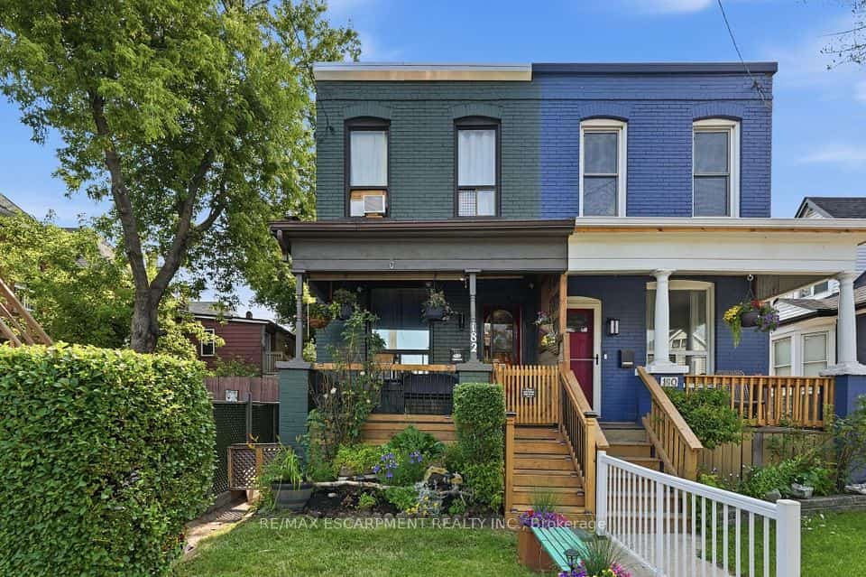 182 Cavell Avenue, Hamilton, ON L8L 7E8