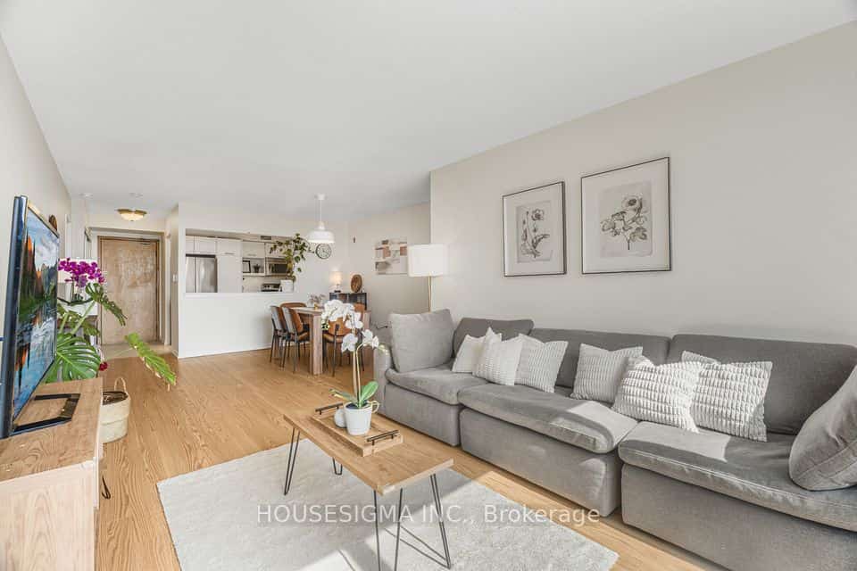 22 Southport Street #438, Toronto, ON M6S 4Y9