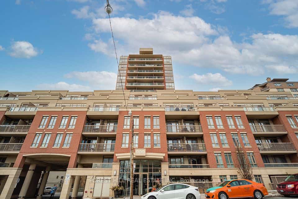 900 Mount Pleasant, Toronto