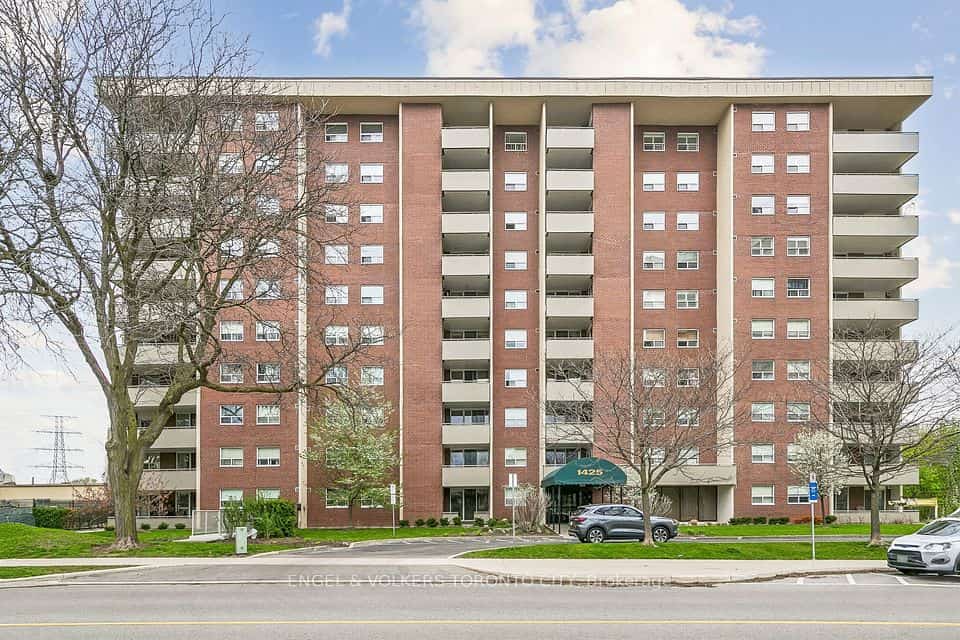 1425 N Ghent Avenue #501, Burlington, ON L7S 1X5