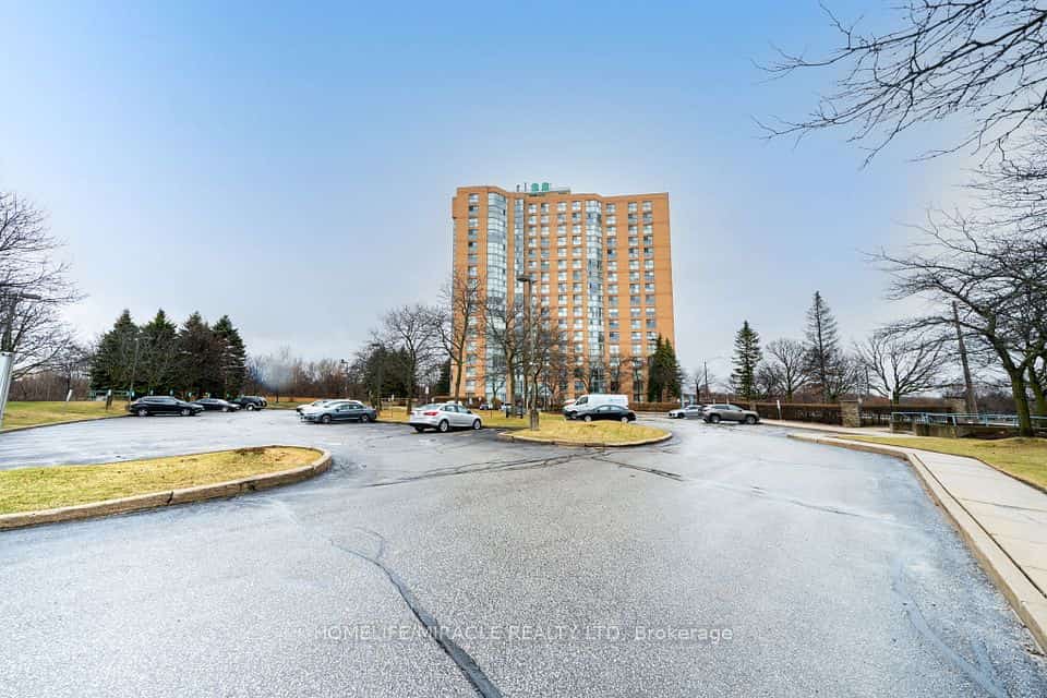 90 Dale Avenue #201, Toronto, ON M1J 3N4