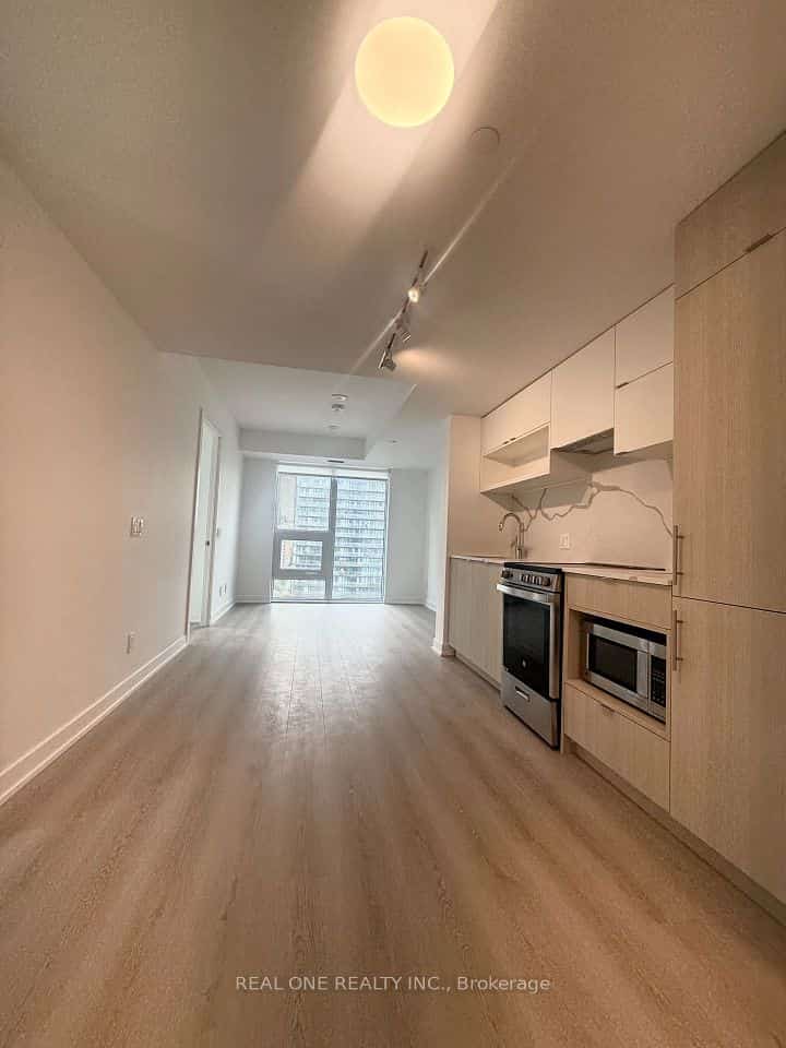 100 Queen Street E #2015, Toronto, ON M5C 0B5