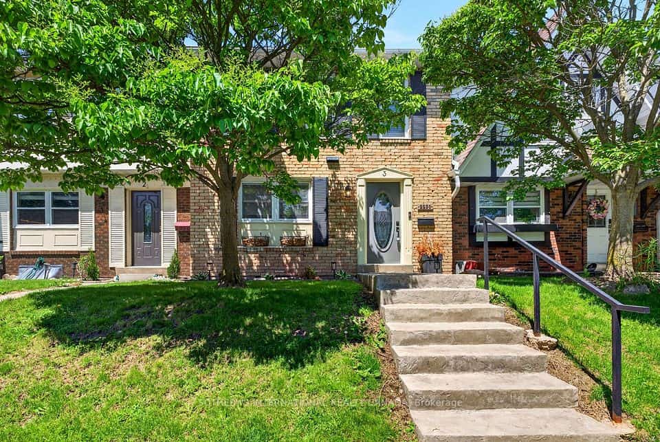 2230 Upper Middle Road #3, Burlington, ON L7P 2Z9