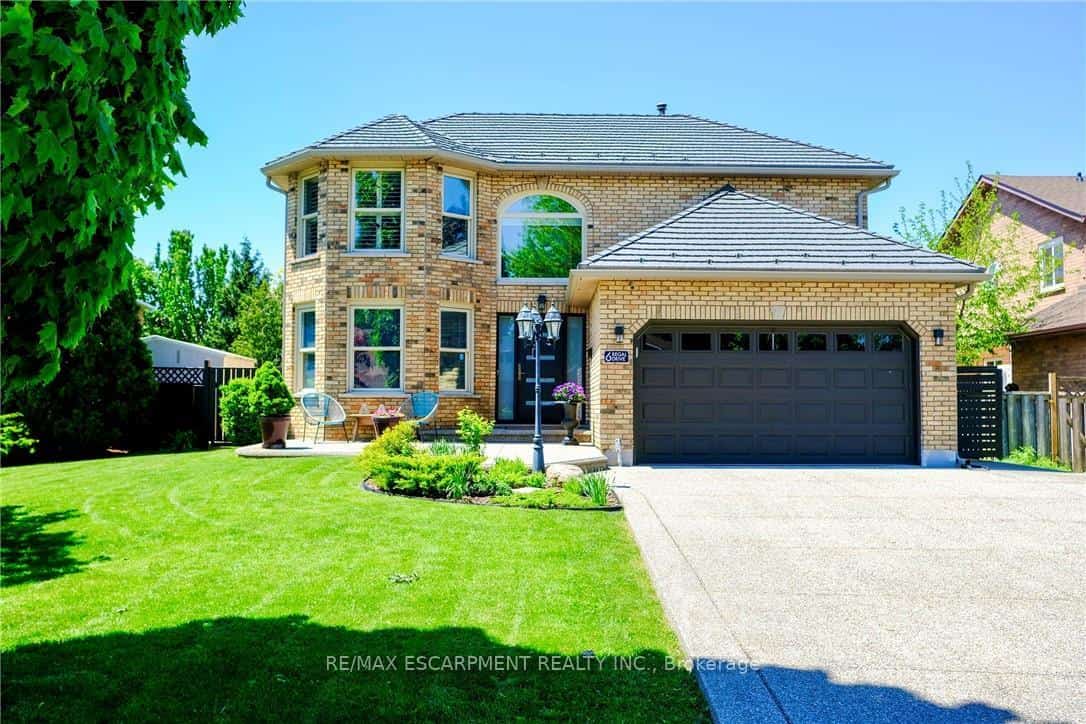 6 Regal Drive, Hamilton, ON L8W 2P4