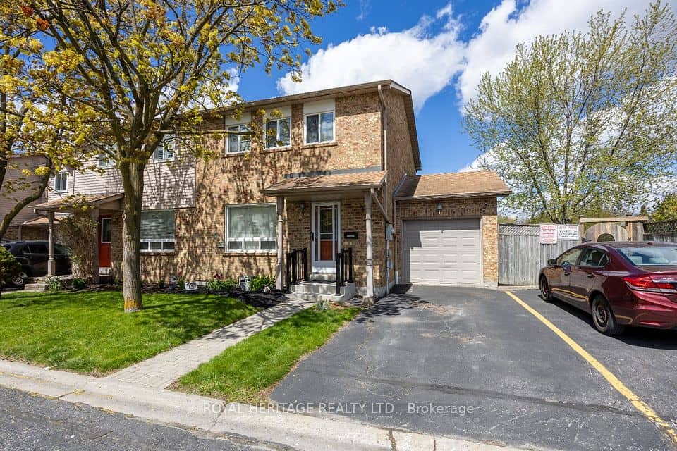 1640 Nichol Avenue S, Whitby