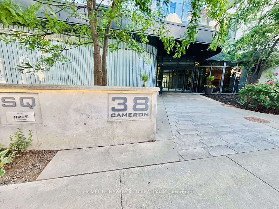 38 Cameron Street #423, Toronto, ON M5T 0C3