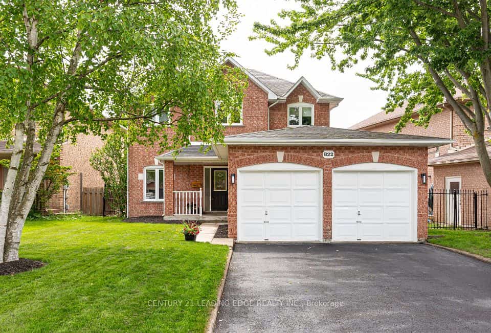 822 Surin Court, Newmarket, ON L3Y 8R4