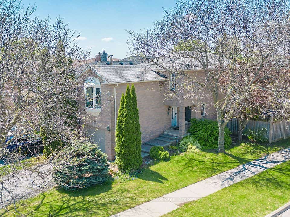 1308 Valerie Crescent, Oakville, ON L6J 7E2
