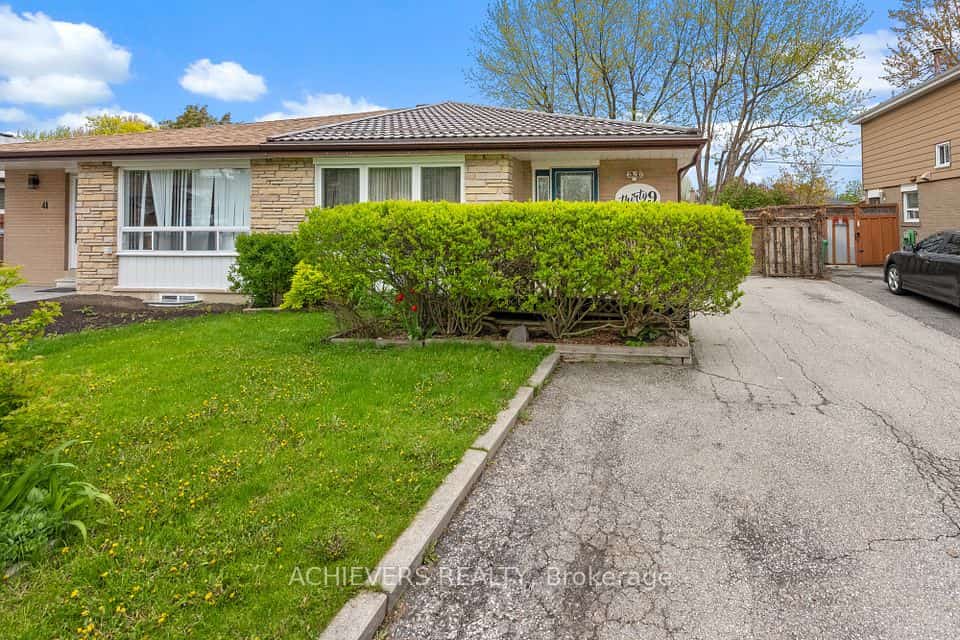 39 Danesbury Crescent, Brampton, ON L6T 1T2