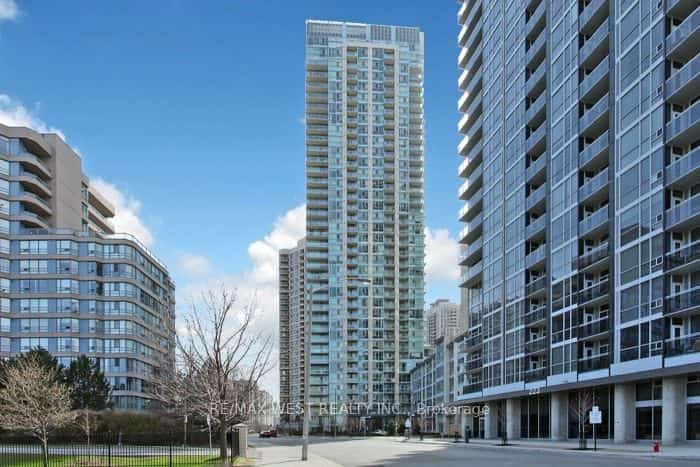 225 Webb Drive #903, Mississauga, ON L5B 4P2
