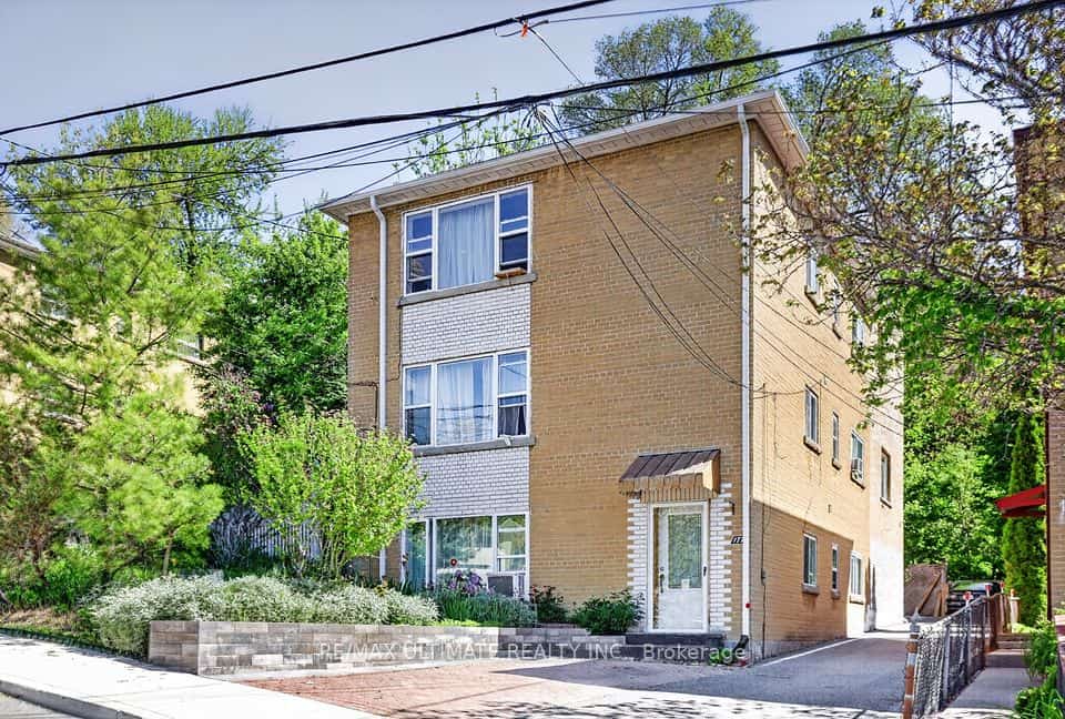 177 Varsity Road, Toronto, ON M6S 4P5