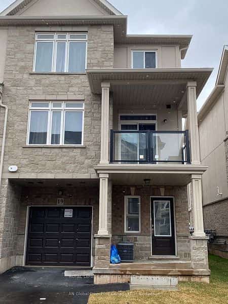 40 Zinfandel Drive #19, Hamilton, ON L8E 0L1