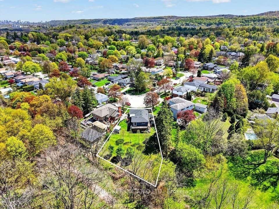55 Sunrise Crescent, Hamilton, ON L9H 3S1
