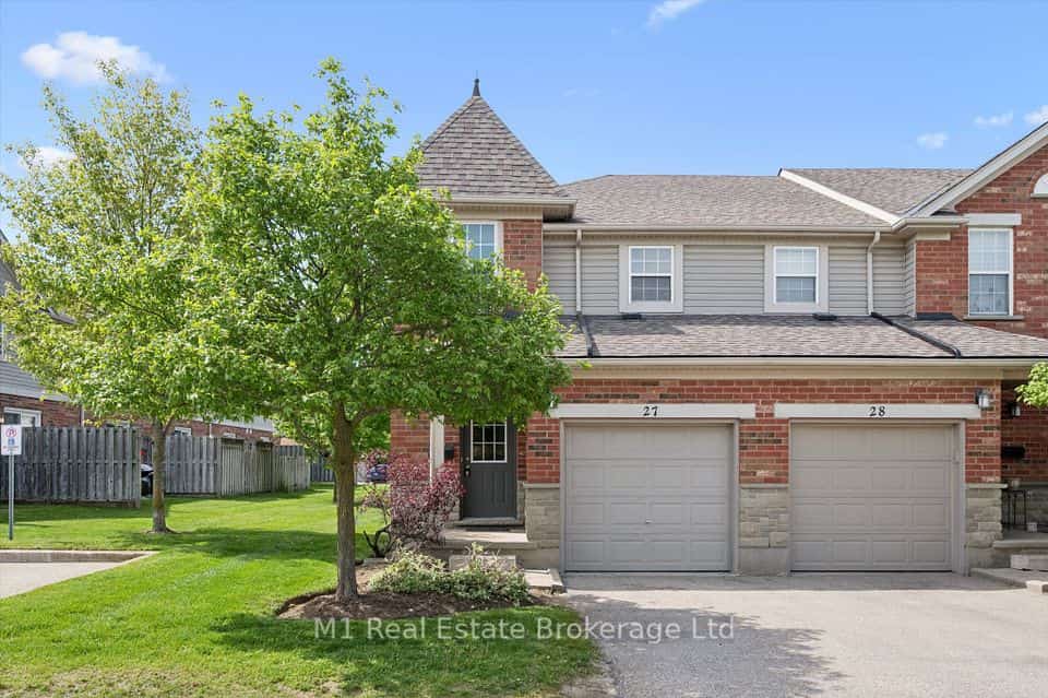 124 Gosling Gardens #27, Guelph, ON N1G 5K6