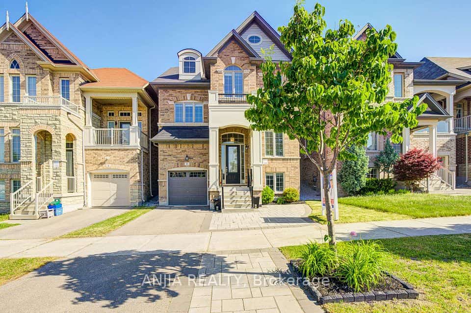 8 Beckett Avenue, Markham, ON L6C 0N5