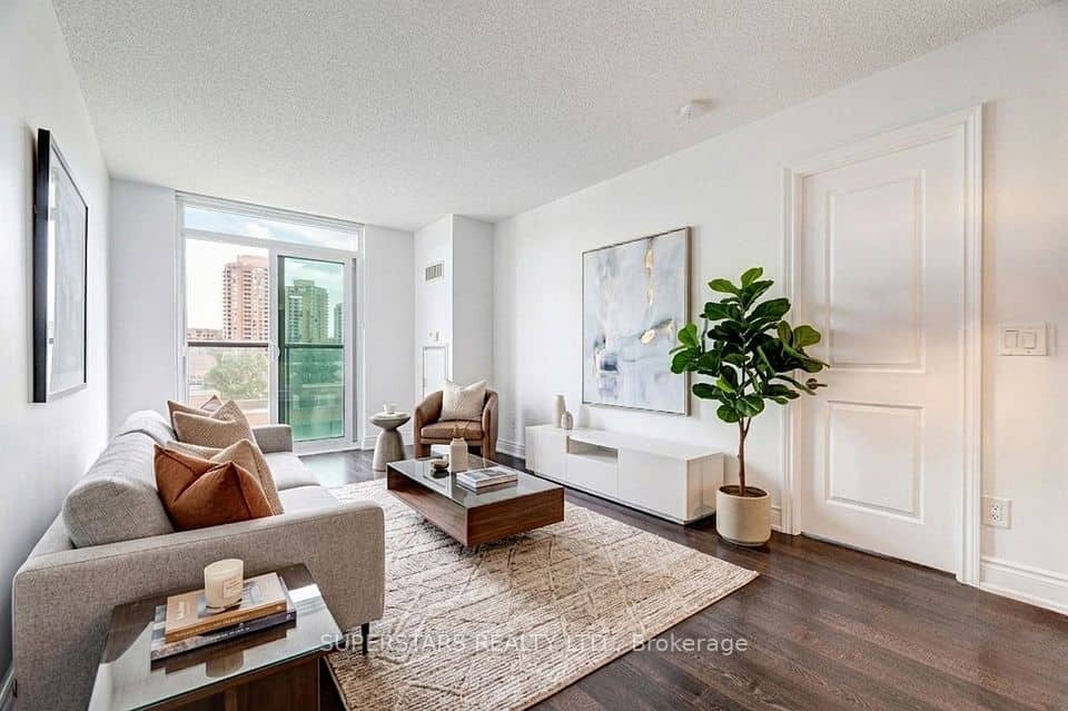 25 Greenview Avenue, Toronto