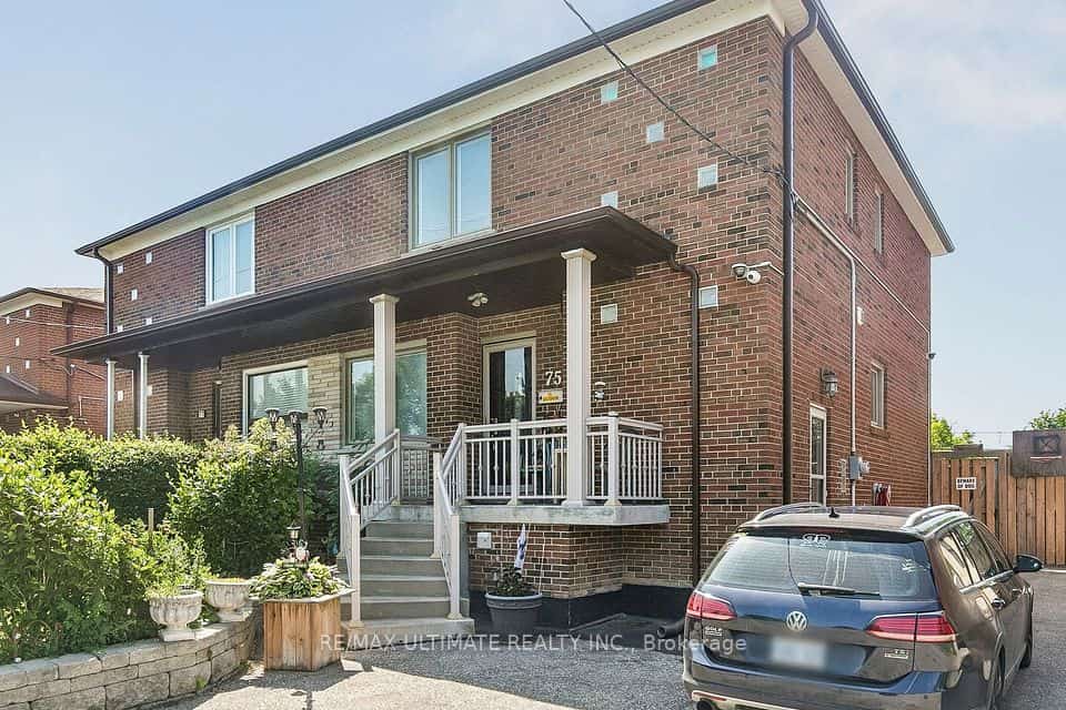 75 Giltspur Drive, Toronto, ON M3L 1M4