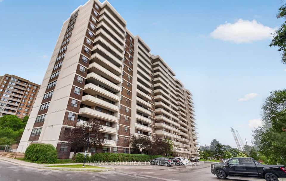 3 Lisa Street #1109, Brampton, ON L6T 4A2
