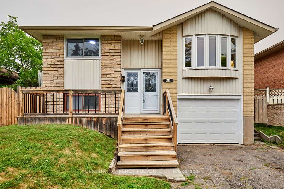 816 Carnaby Crescent, Oshawa, ON L1G 2Y8