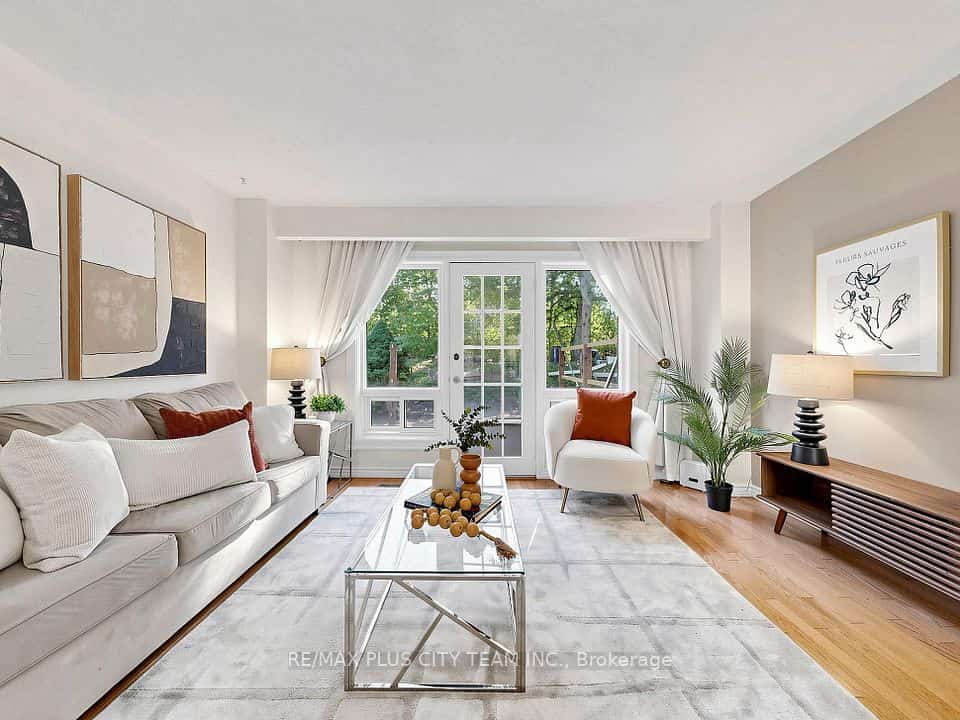 60 Tangle Briar Way, Toronto, ON M2J 2M4