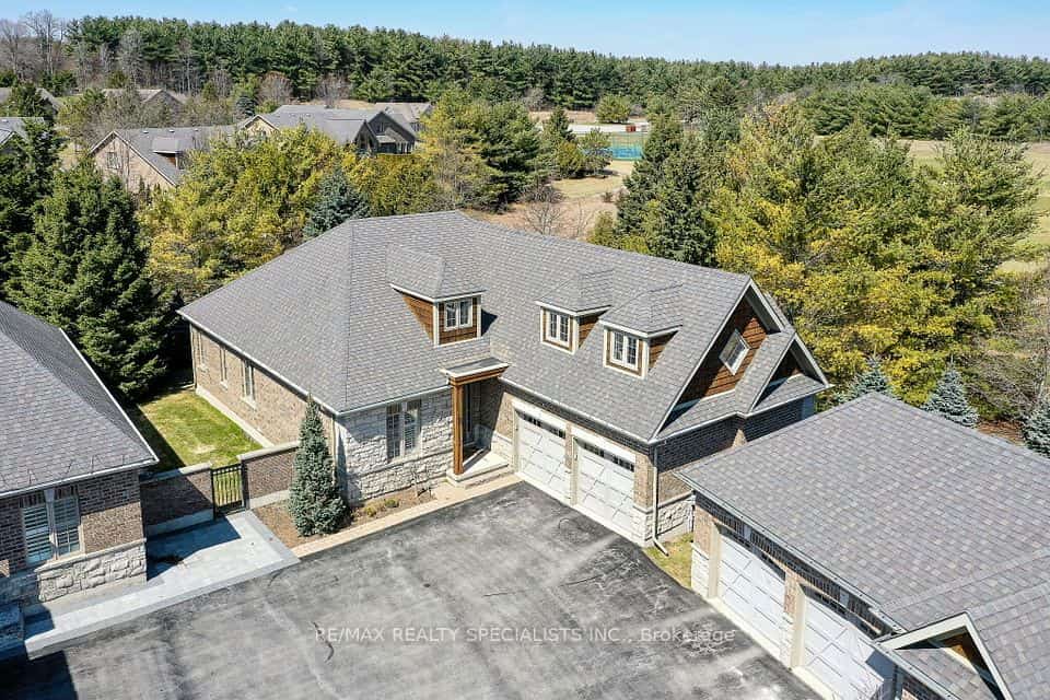 3 Reddington Drive #2, Caledon, ON L7E 4C4