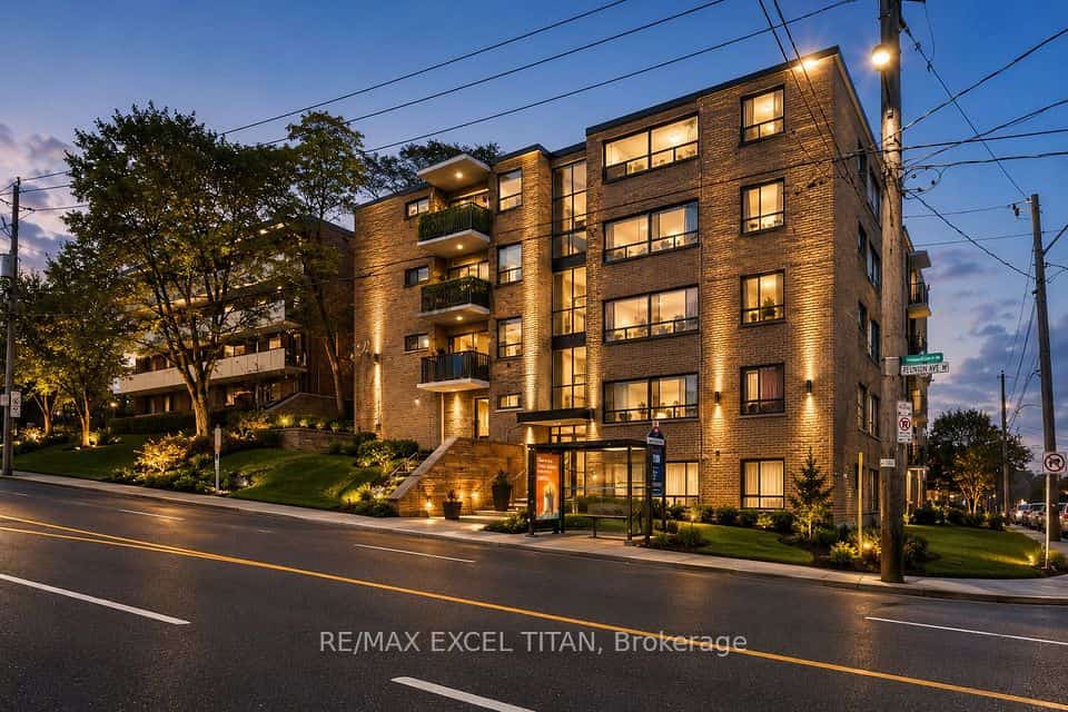2507 Eglinton Avenue W #106, Toronto, ON M6M 1S9