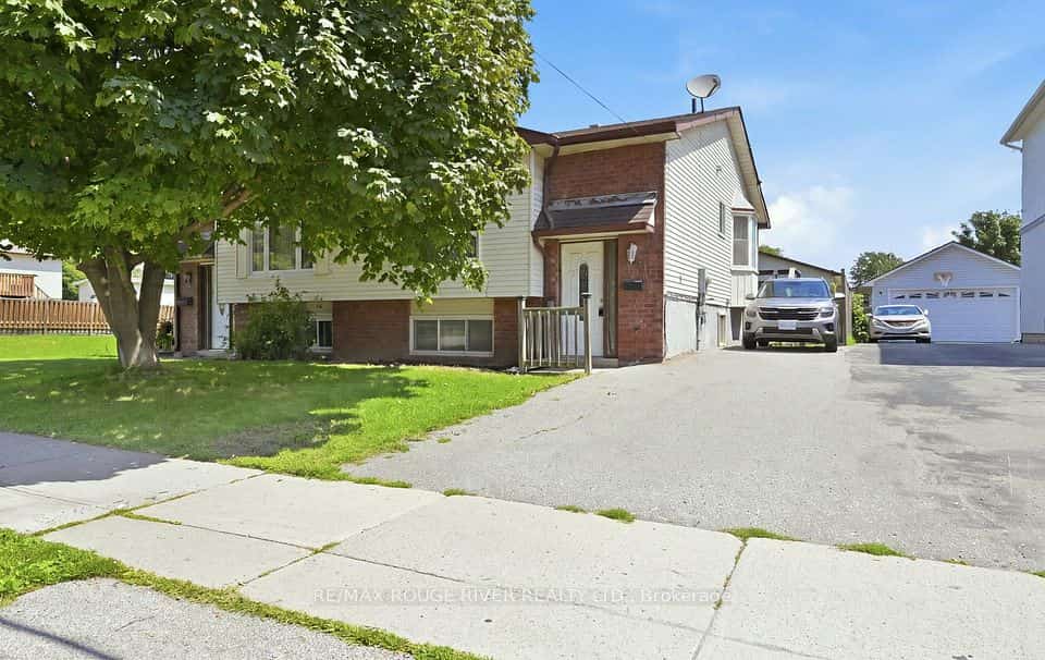 923 Glen Street, Oshawa, ON L1J 3T9