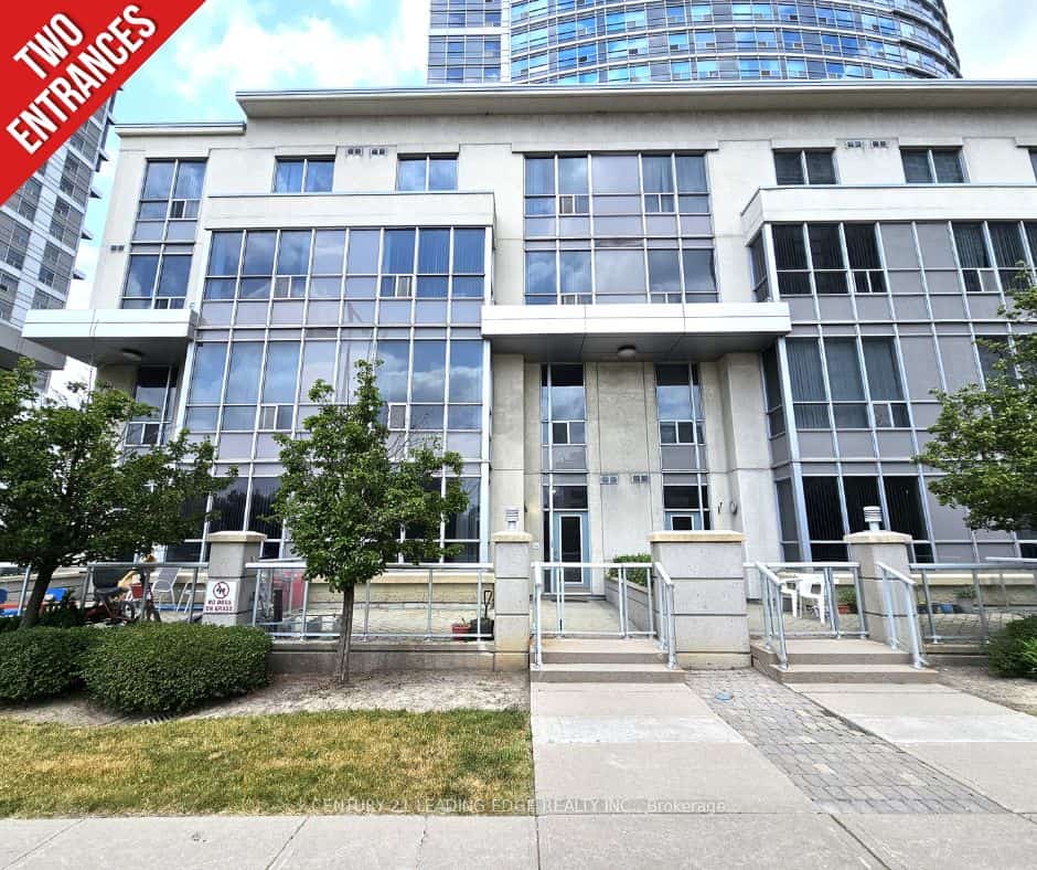 38 Lee Centre Drive #TH120, Toronto, ON M1H 3J7