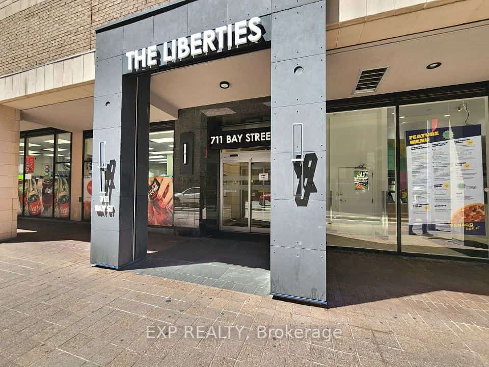 711 Bay Street #1421, Toronto, ON M5G 2J8