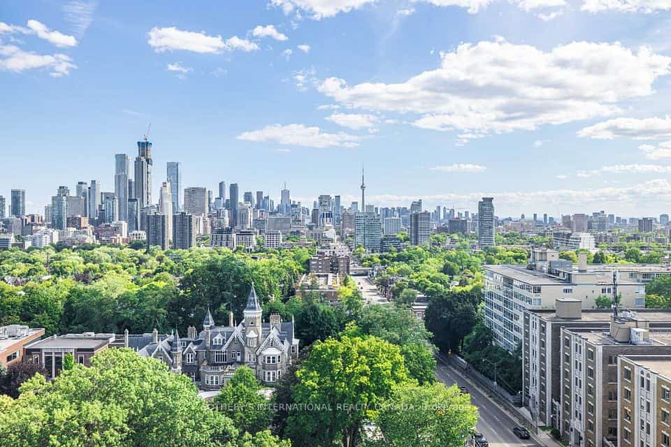 423 Avenue Road #13, Toronto, ON M4V 2H7