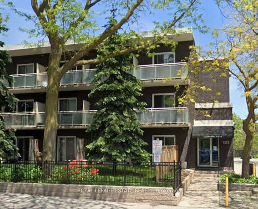 123 Woodbine Avenue #304, Toronto, ON M4L 3V8