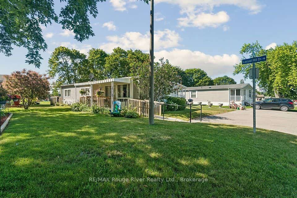 35 Hawthorne Drive, Innisfil, ON L9S 1P1
