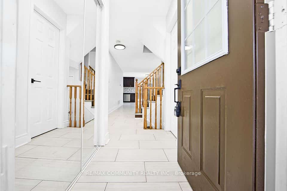 1049 Kennedy Circle, Milton, ON L9T 5S5
