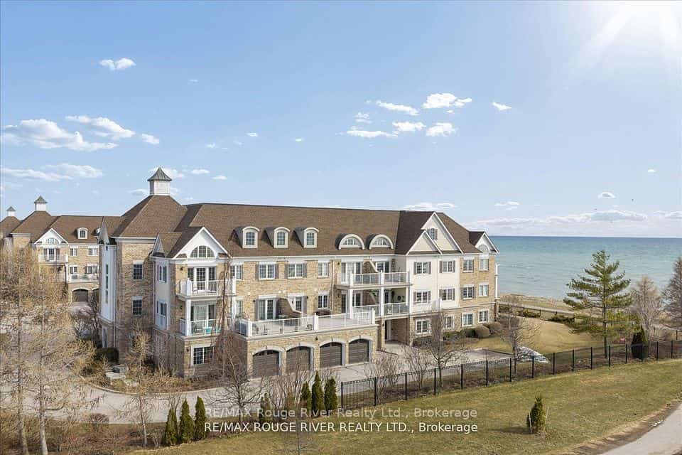 395 Lakebreeze Drive #306, Clarington, ON L1B 0A5