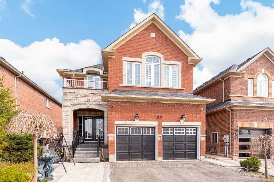 37 Denim Drive, Brampton, ON L6P 2R3