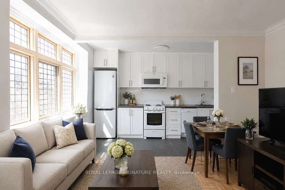 398 Avenue Road #523, Toronto, ON M4V 2H4