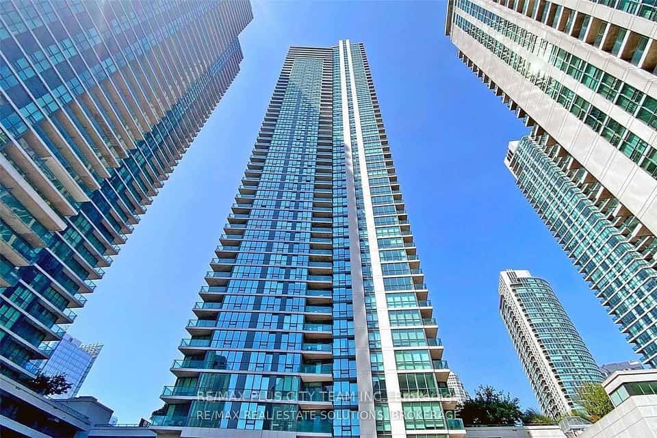 18 Harbour Street #3301, Toronto, ON M5J 2Z6