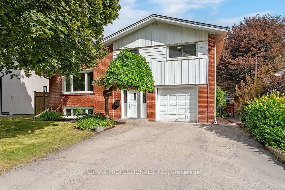 89 Glen Agar Drive, Toronto, ON M9B 5M3