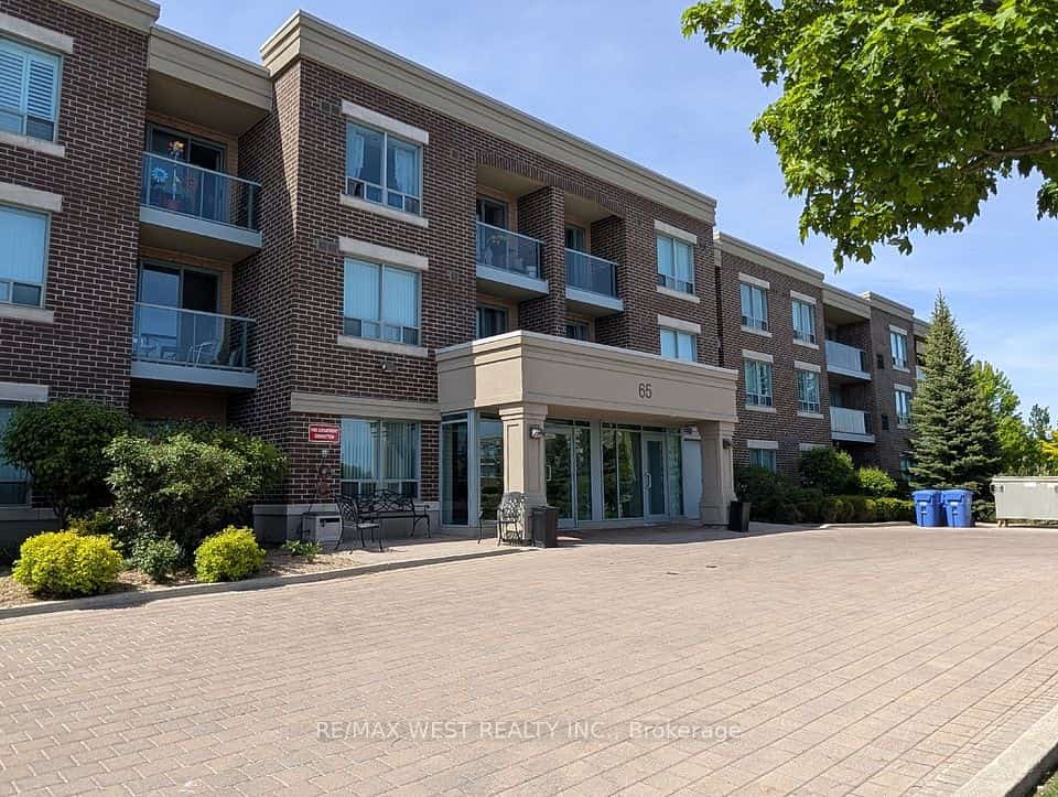 65 Via Rosedale #203, Brampton, ON L6R 3N8