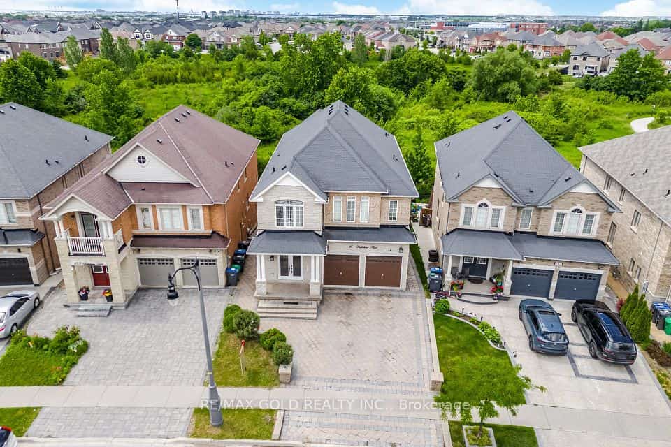 155 Bellchase Trail, Brampton, ON L6P 3N2