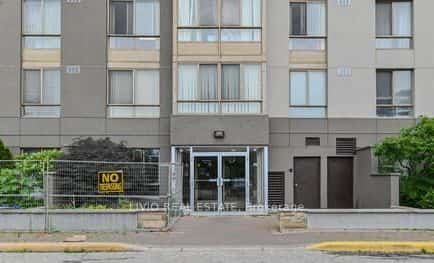 2470 Eglinton Avenue W #706, Toronto, ON M6M 5E7