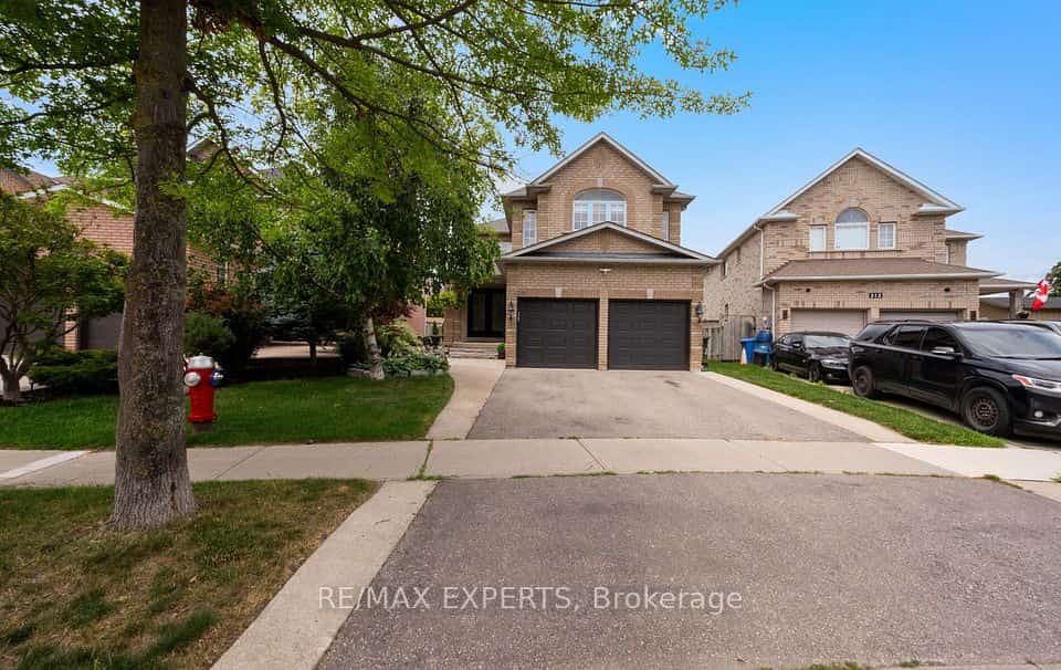 214 Waterbury Street, Caledon, ON L7E 2H9