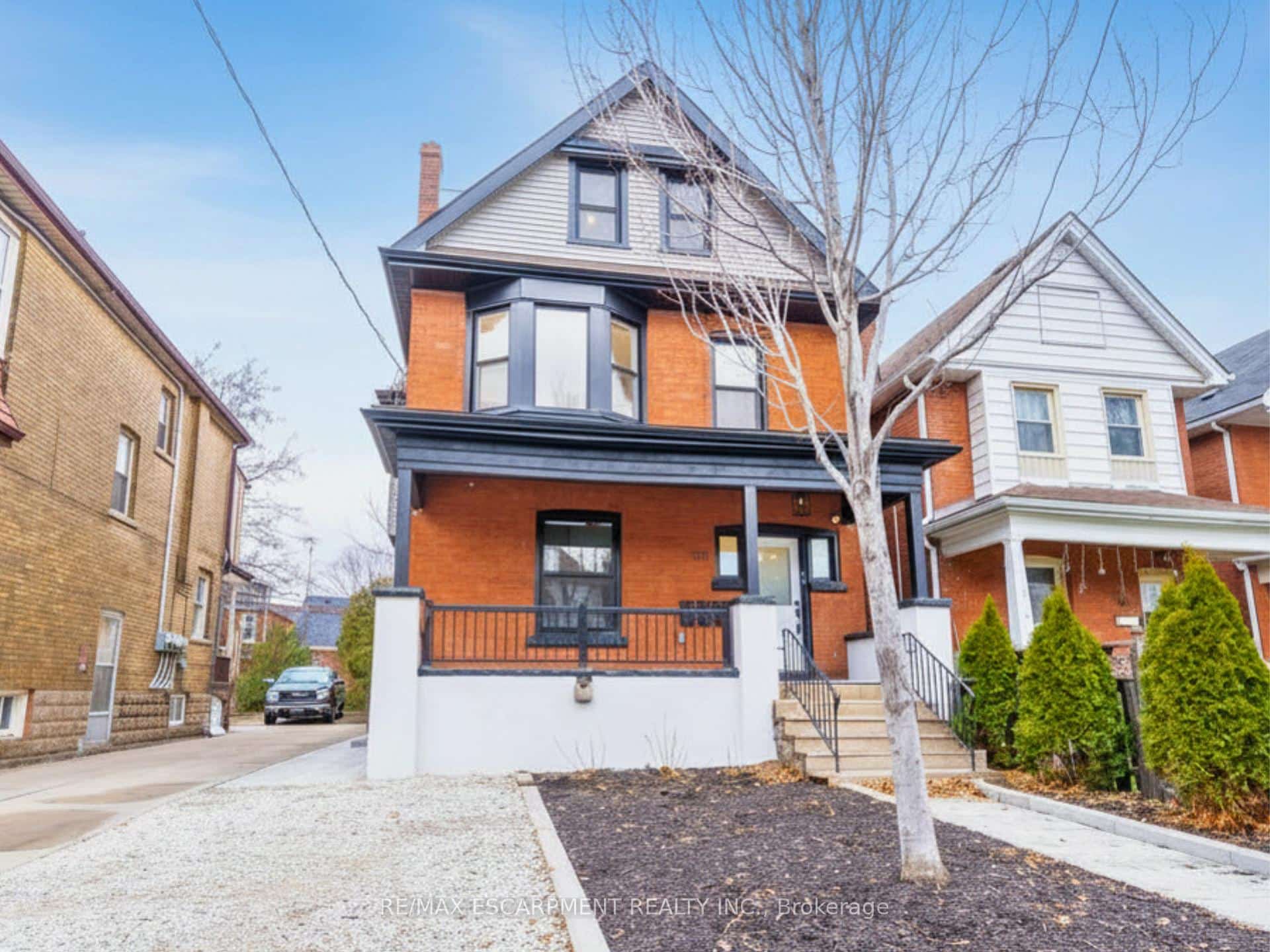 204 Balsam Avenue S, Hamilton, ON L8M 3B8