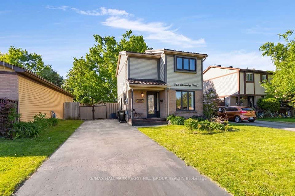 242 Browning Trail, Barrie, ON L4N 5C1