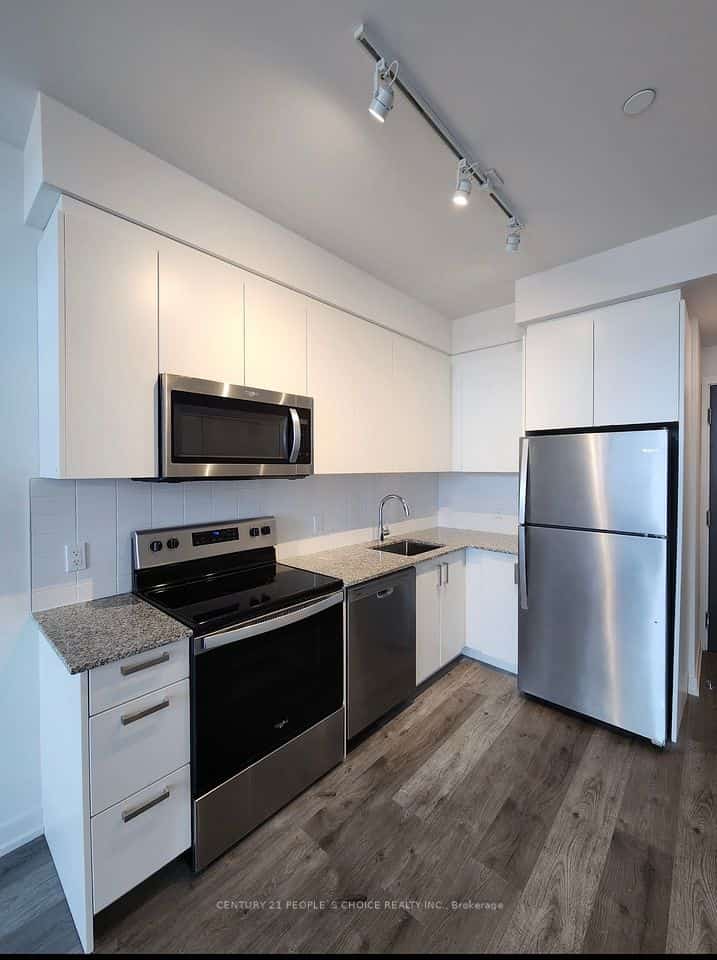 1010 Dundas Street E #521, Whitby, ON L1N 2K2