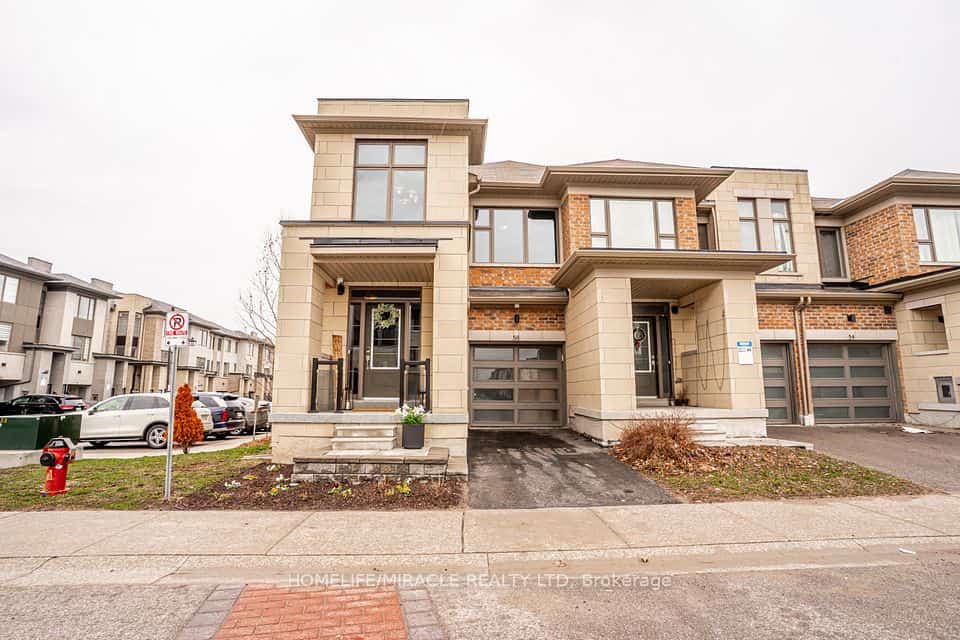 58 Donald Fleming Way #136, Whitby, ON L1R 0N8