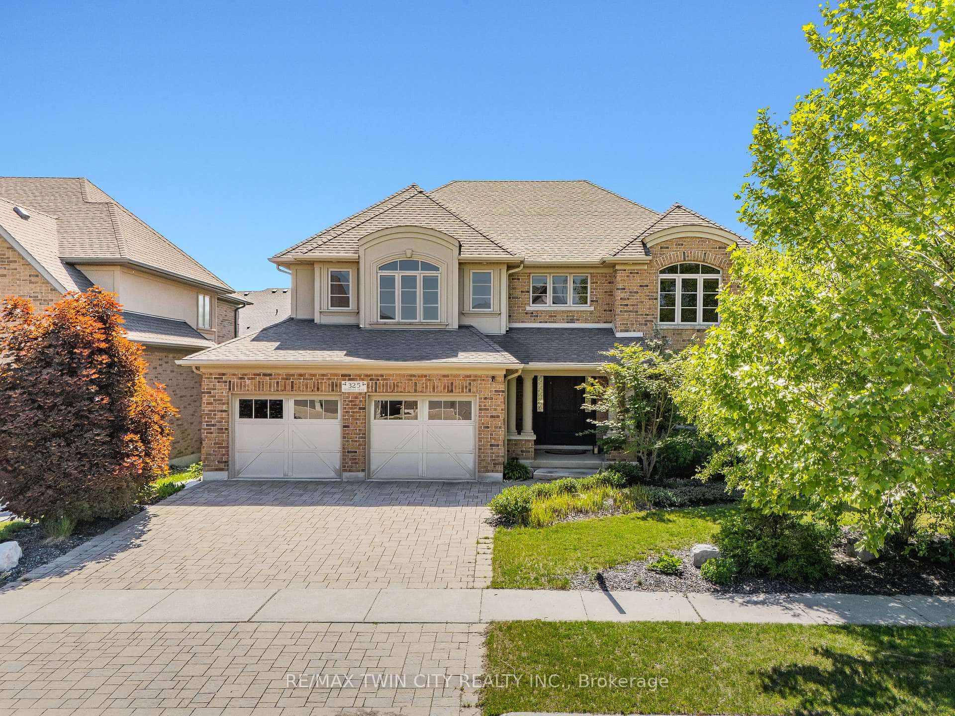325 Deerfoot Trail, Waterloo, ON N2K 0B4