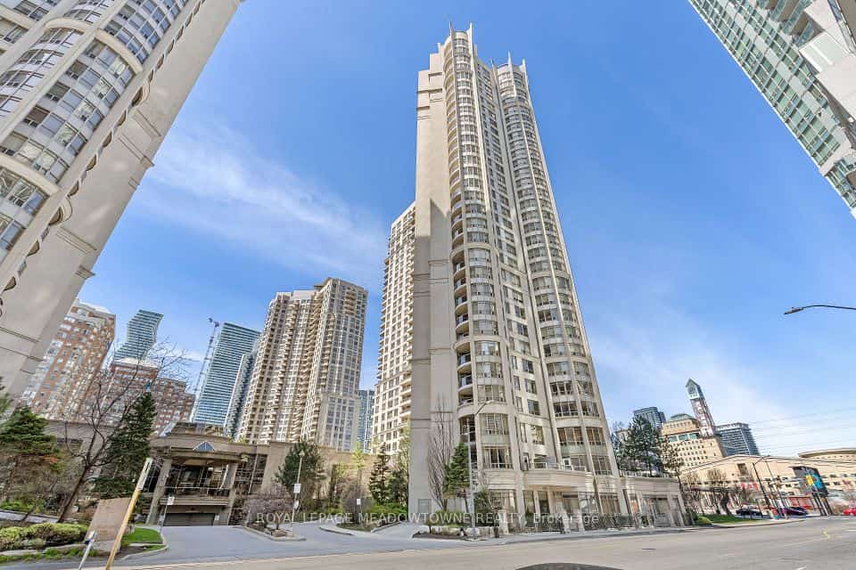3888 Duke Of York Boulevard #1030, Mississauga, ON L5B 4P5