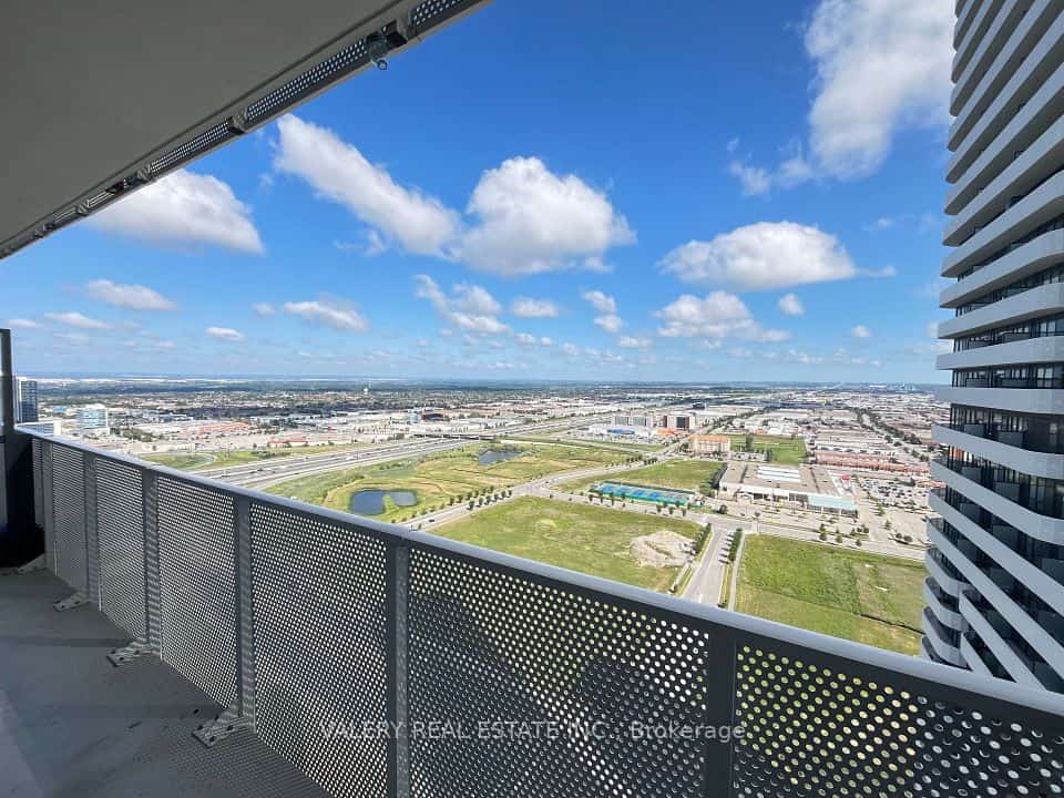 195 Commerce Street #4112, Vaughan, ON L4K 0P9