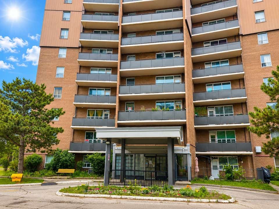 3065 Queen Frederica Drive #604, Mississauga, ON L4Y 3A3